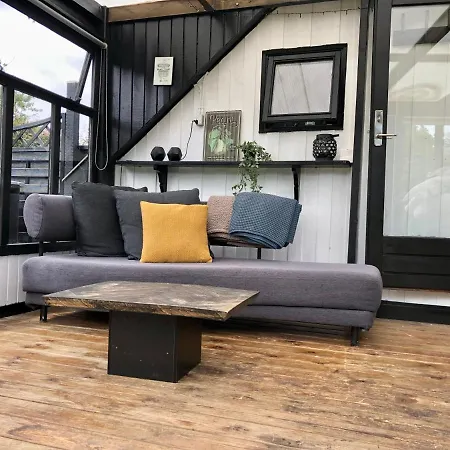 度假居 Primitive & Amazing Place, Surrounded By Nature For 2 Adults And 2 Kids 兰德斯